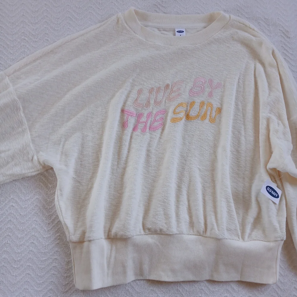old navy ☀️ live by the sun cozy minimal sweatshirt coastal pastel skater medium
